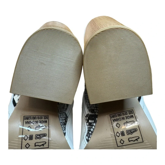 Qupid White and Snake Print Ankle Bootie - Picture 9 of 16